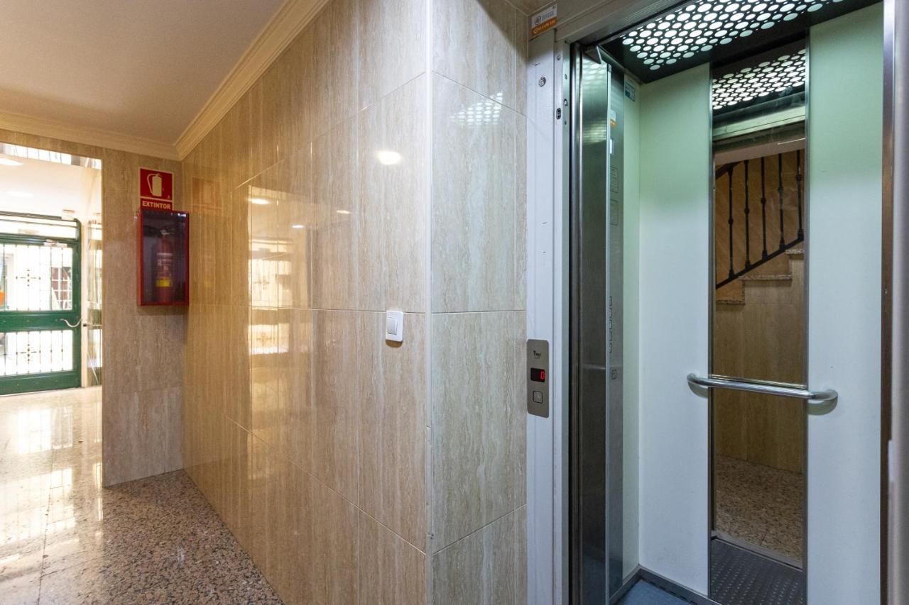 Holidays2Malaga Pasaje Cerca Estacion Tren Ave Exterior photo